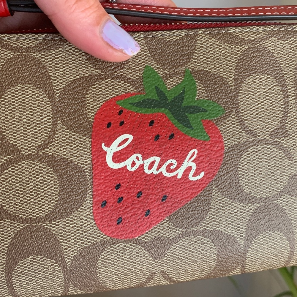 Authentic COACH Signature coated canvas/leather Strawberry zip top wristlet - Picture 5 of 9